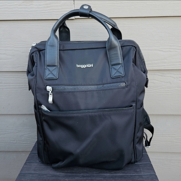 Baggallini Handbags - Baggallini Soho Backpack Black Laptop Purse Bag Carry On Travel Flight RFID EUC
